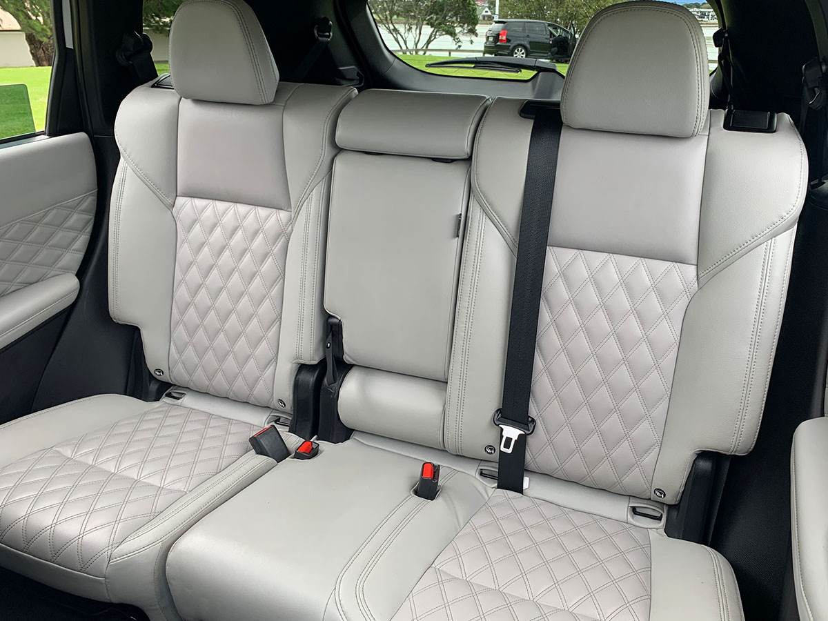 2022 Mitsubishi Outlander PHEV VRX