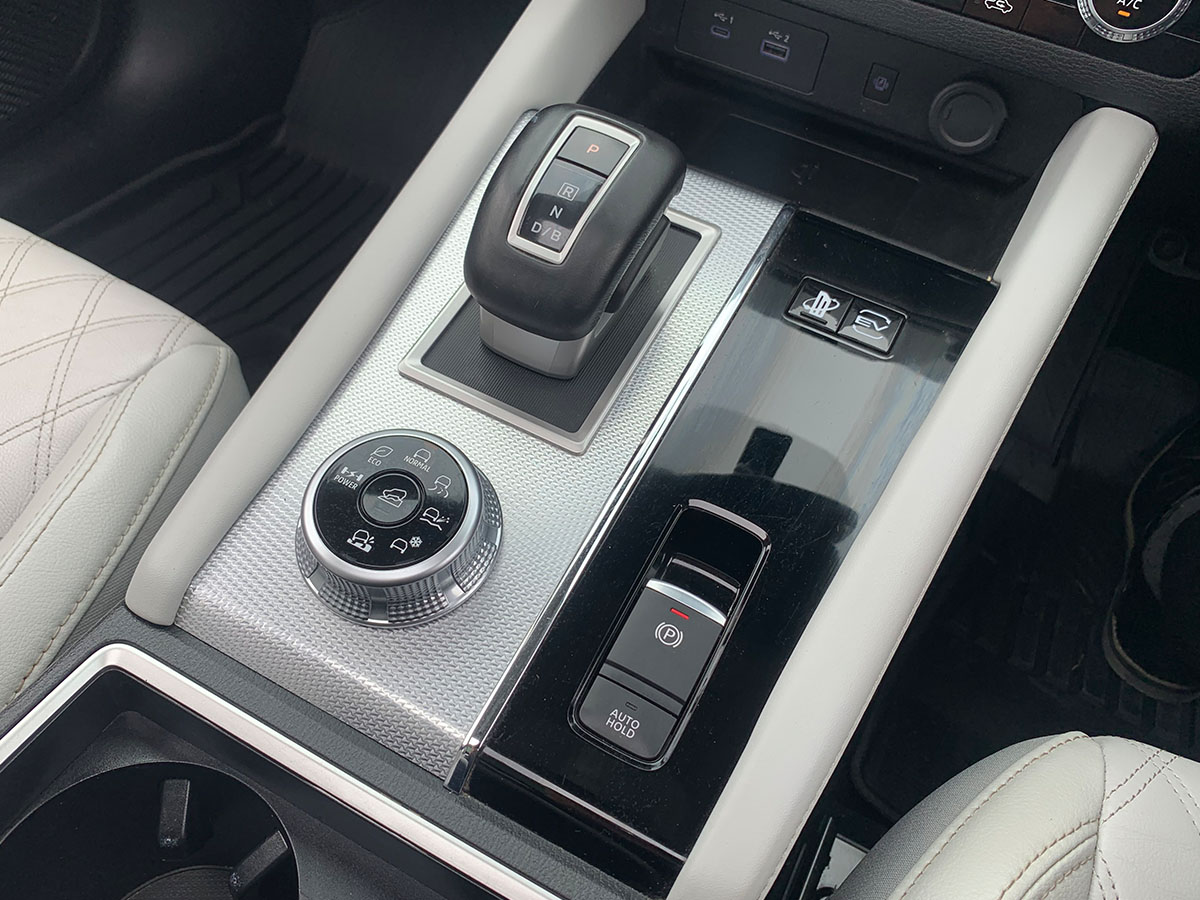 2022 Mitsubishi Outlander PHEV VRX