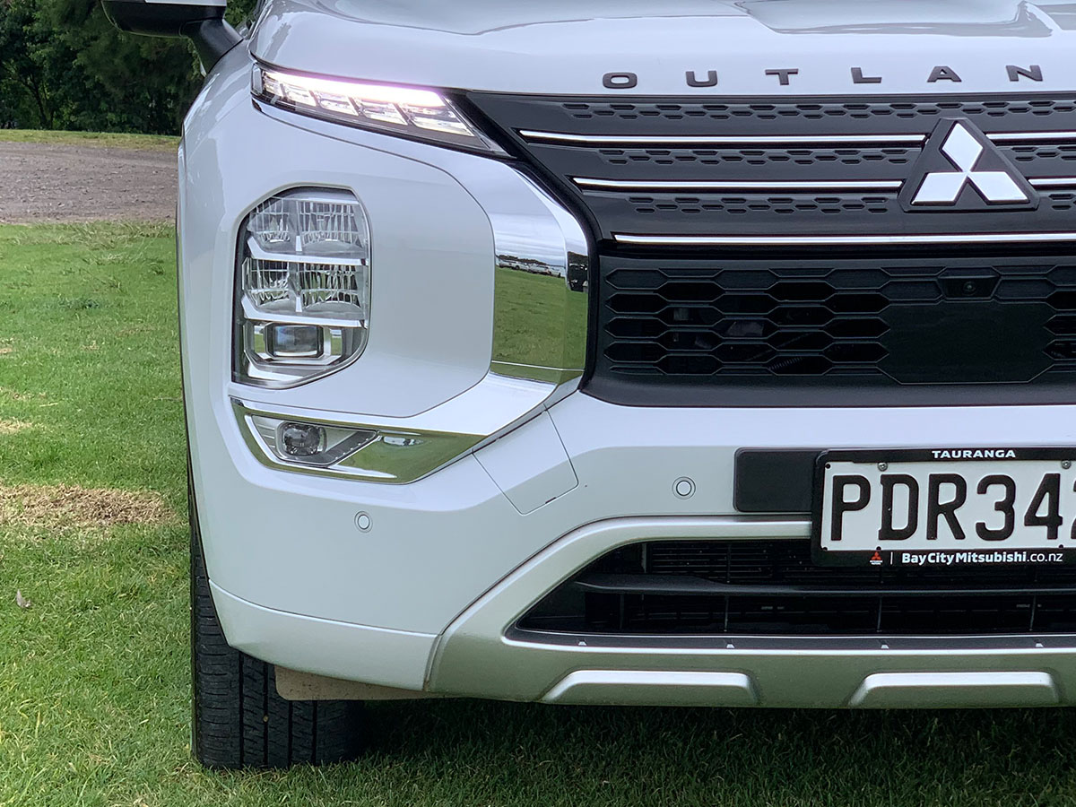 2022 Mitsubishi Outlander PHEV VRX