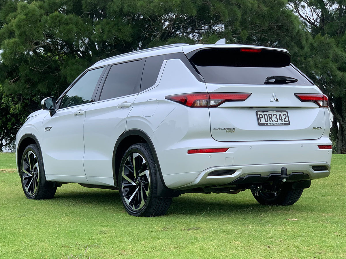 2022 Mitsubishi Outlander PHEV VRX