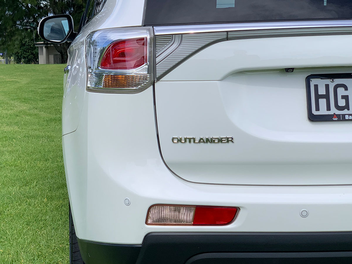 2014 Mitsubishi Outlander 2.4L Petrol VRX 4WD 7 Seater