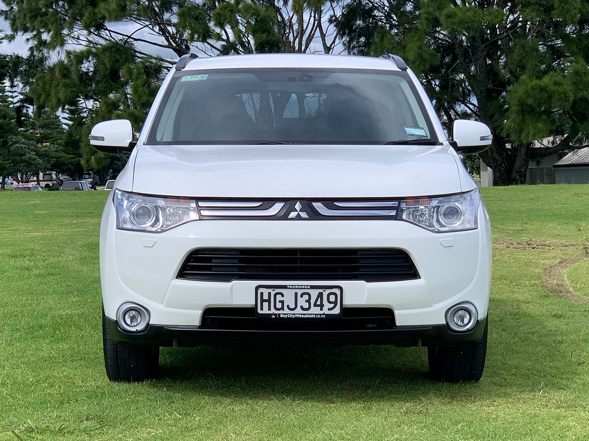 2014 Mitsubishi Outlander 2.4L Petrol VRX 4WD 7 Seater