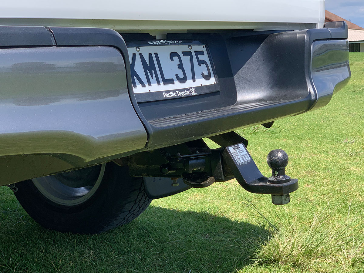 2017 Toyota Hilux SR 2.8L Diesel 4WD 6 Gear Auto