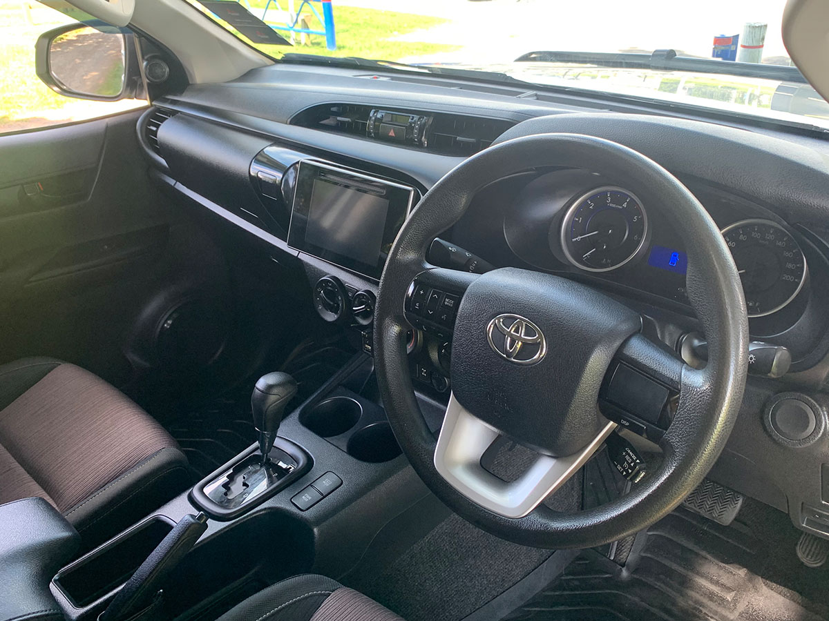 2017 Toyota Hilux SR 2.8L Diesel 4WD 6 Gear Auto