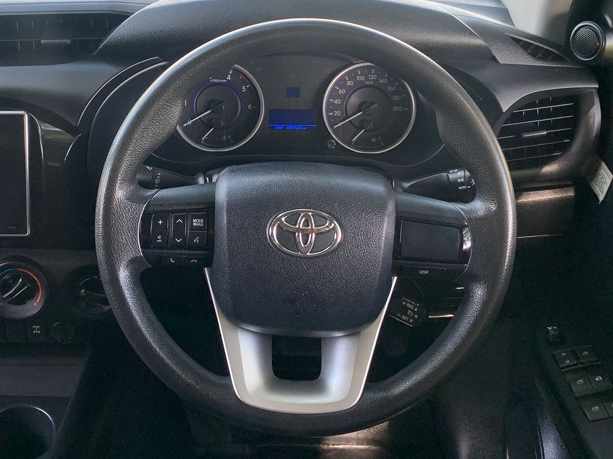 2017 Toyota Hilux SR 2.8L Diesel 4WD 6 Gear Auto
