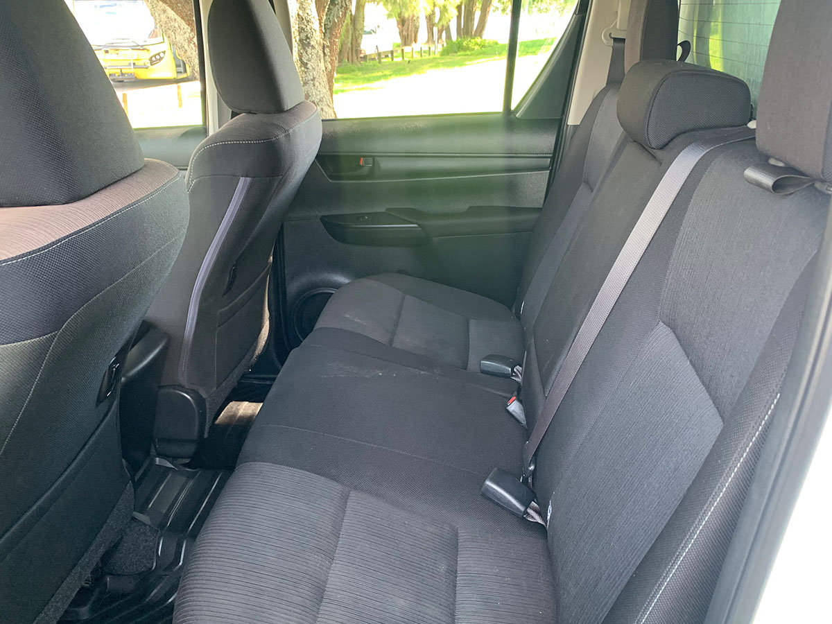 2017 Toyota Hilux SR 2.8L Diesel 4WD 6 Gear Auto