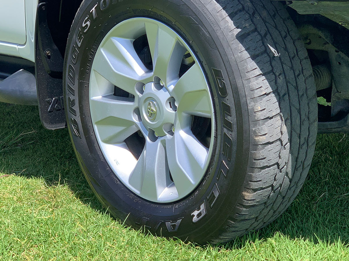 2017 Toyota Hilux SR 2.8L Diesel 4WD 6 Gear Auto