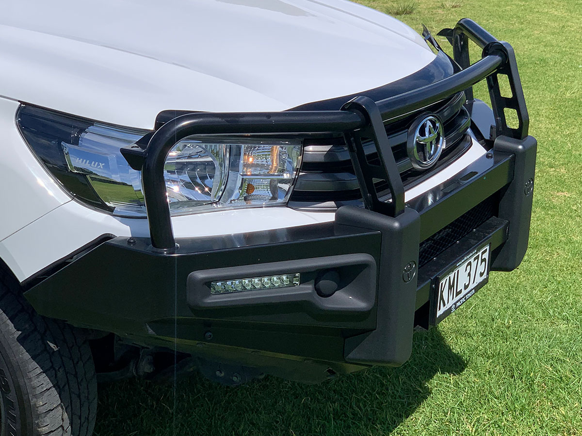 2017 Toyota Hilux SR 2.8L Diesel 4WD 6 Gear Auto