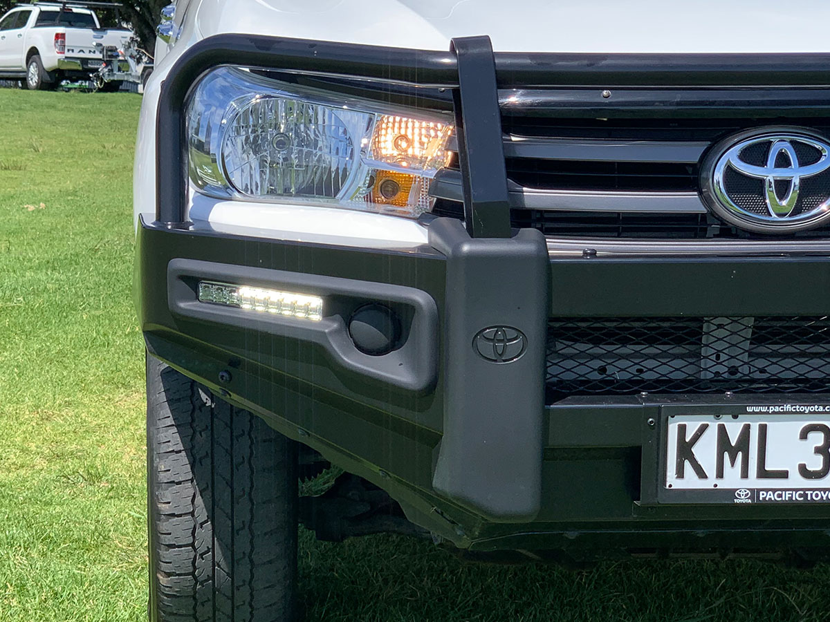 2017 Toyota Hilux SR 2.8L Diesel 4WD 6 Gear Auto