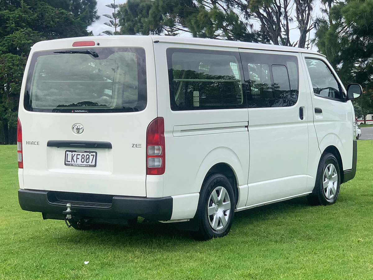 2018 Toyota Hiace ZL 3.0L Turbo Diesel Auto