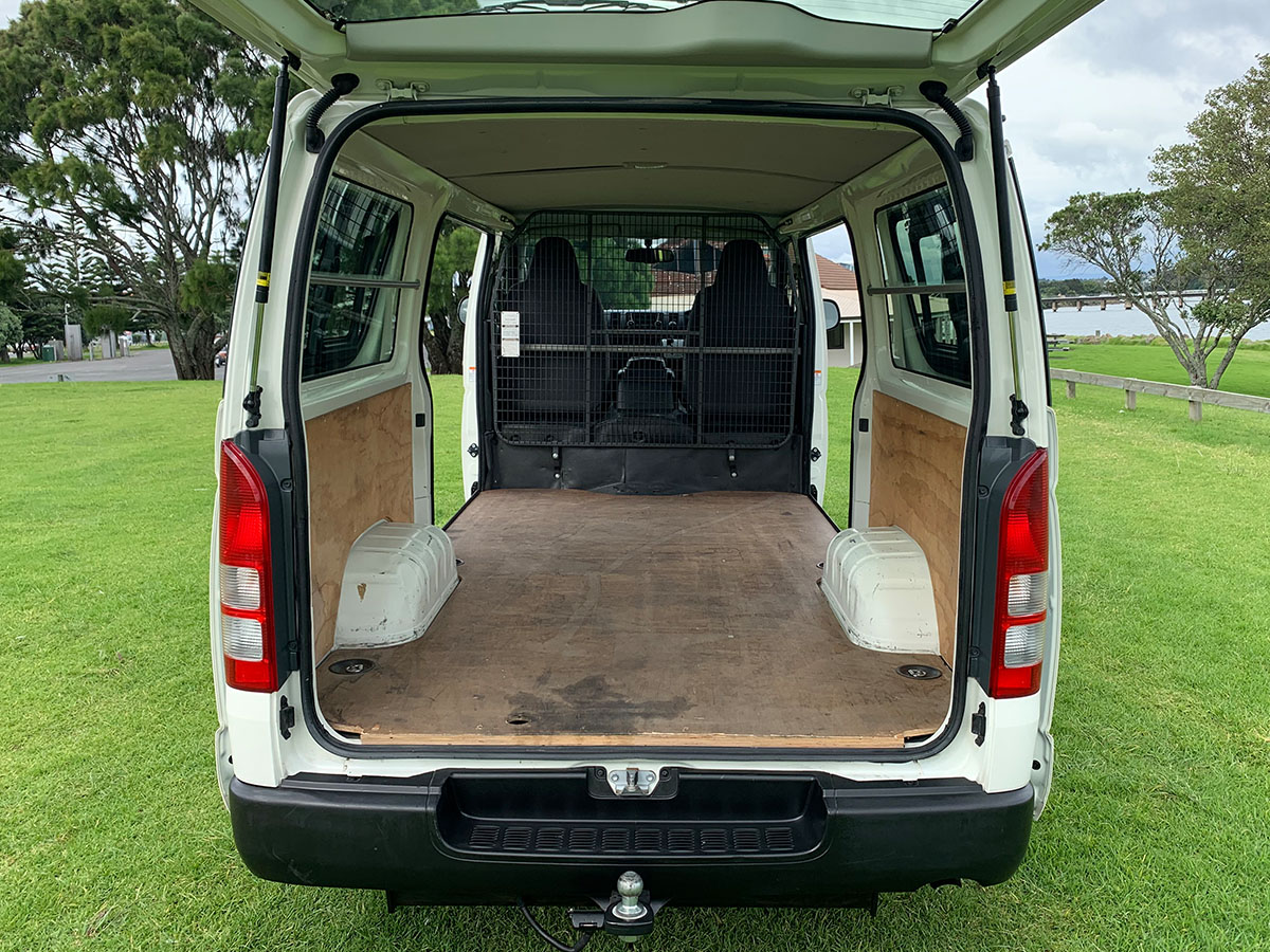 2018 Toyota Hiace ZL 3.0L Turbo Diesel Auto