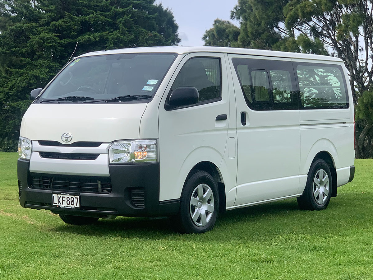 2018 Toyota Hiace ZL 3.0L Turbo Diesel Auto