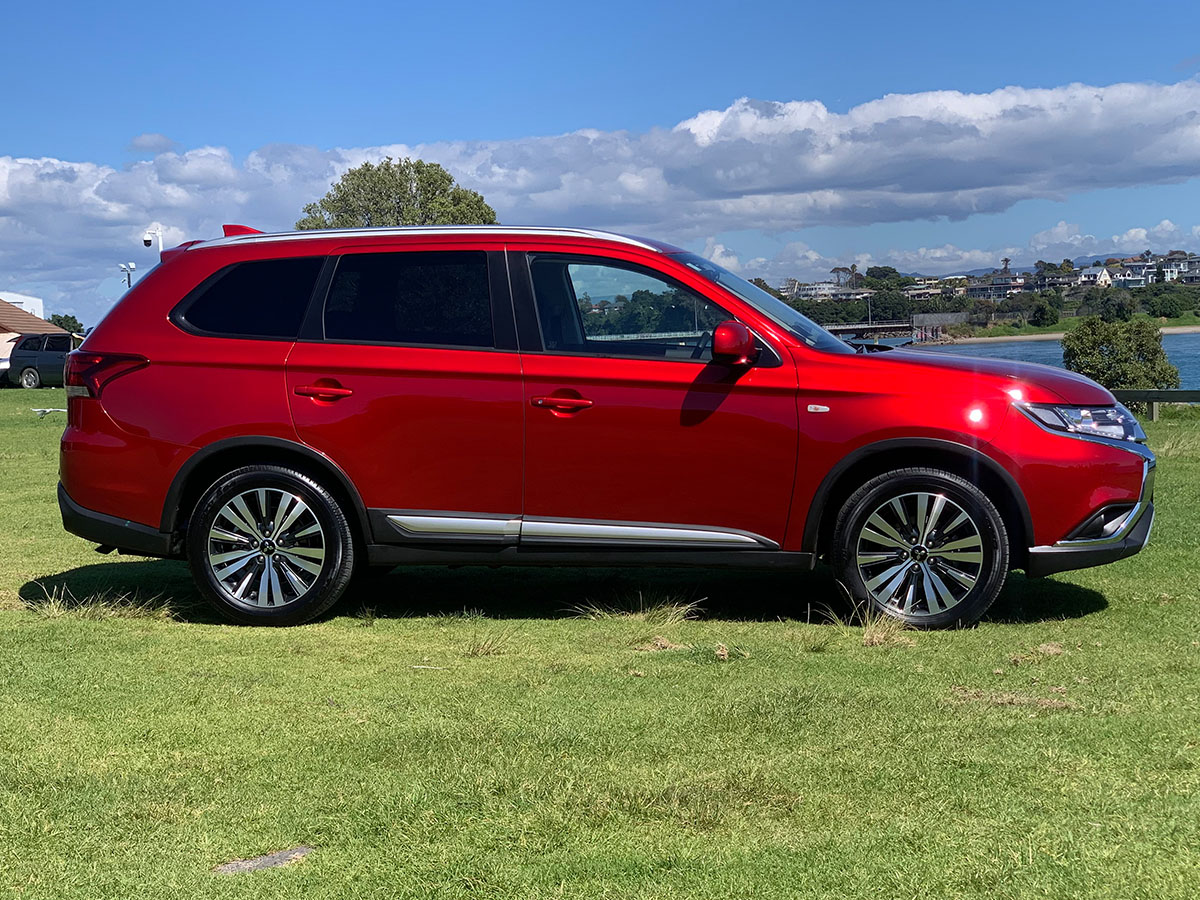 2022 Mitsubishi Outlander LS 2.4L Petrol 7 Seater