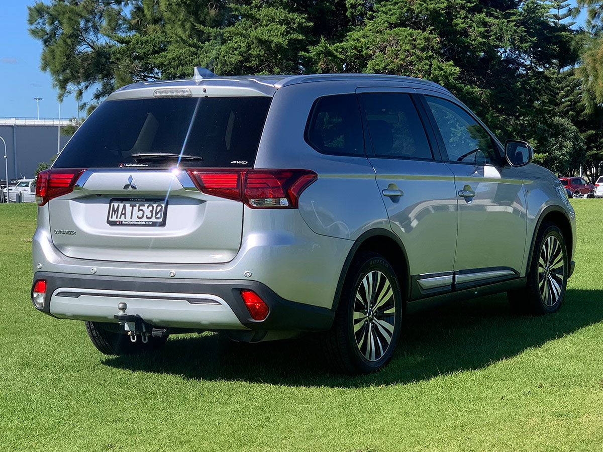2019 Mitsubishi Outlander LS 4WD 2.4L Petrol 7 Seater Automatic
