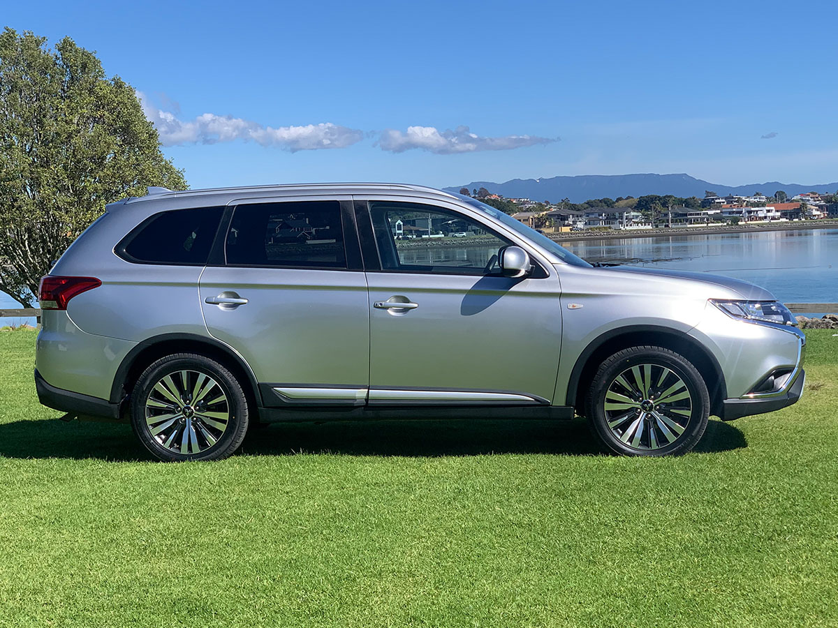 2019 Mitsubishi Outlander LS 4WD 2.4L Petrol 7 Seater Automatic