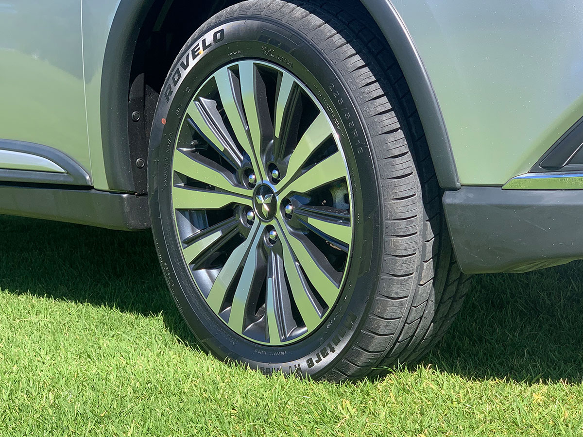 2019 Mitsubishi Outlander LS 4WD 2.4L Petrol 7 Seater Automatic