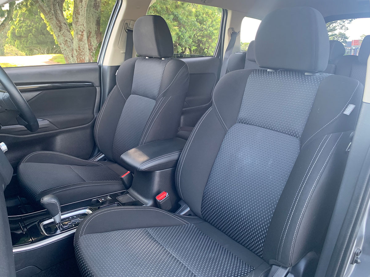 2021 Mitsubishi Outlander LS 2.4L Petrol 7 Seater Automatic