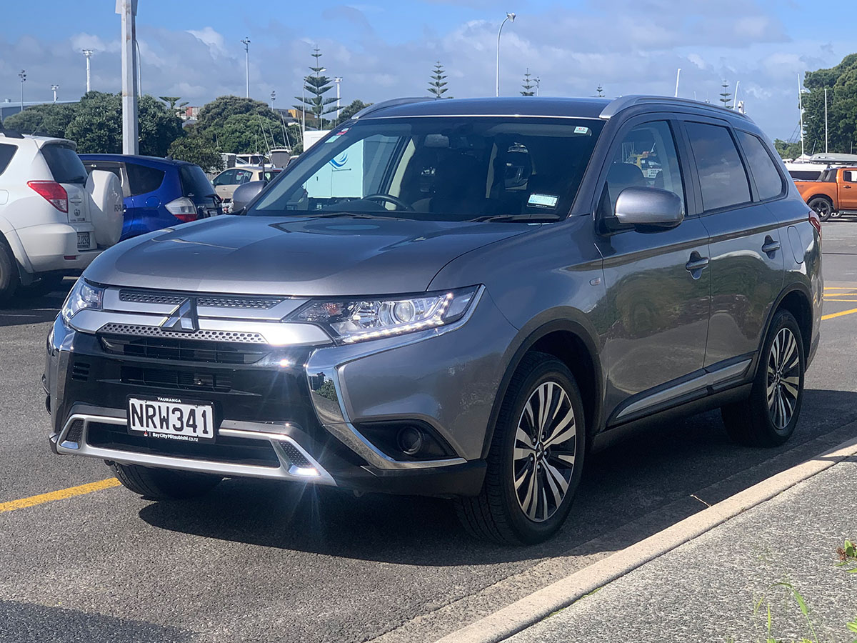 2021 Mitsubishi Outlander LS 2.4L Petrol 7 Seater Automatic