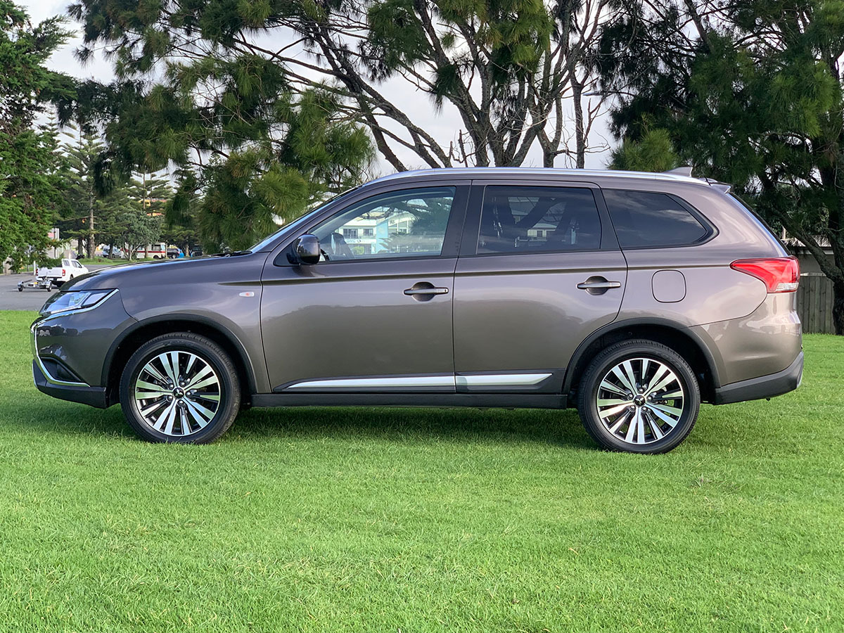 2021 Mitsubishi Outlander LS 2.4L Petrol 7 Seater Automatic