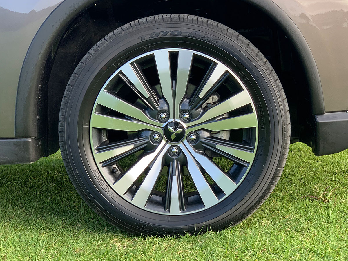 2021 Mitsubishi Outlander LS 2.4L Petrol 7 Seater Automatic