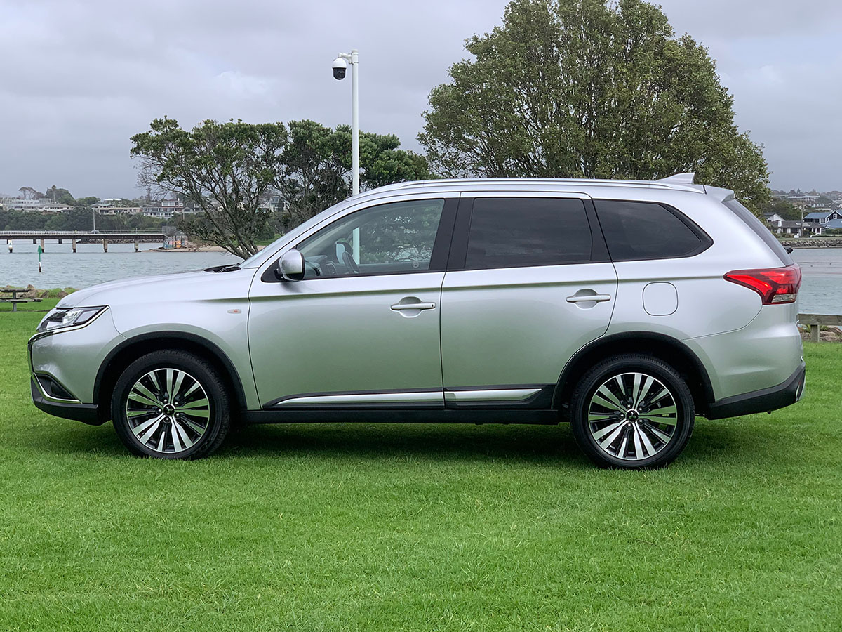 2021 Mitsubishi Outlander LS 2.4L Petrol 7 Seater Automatic