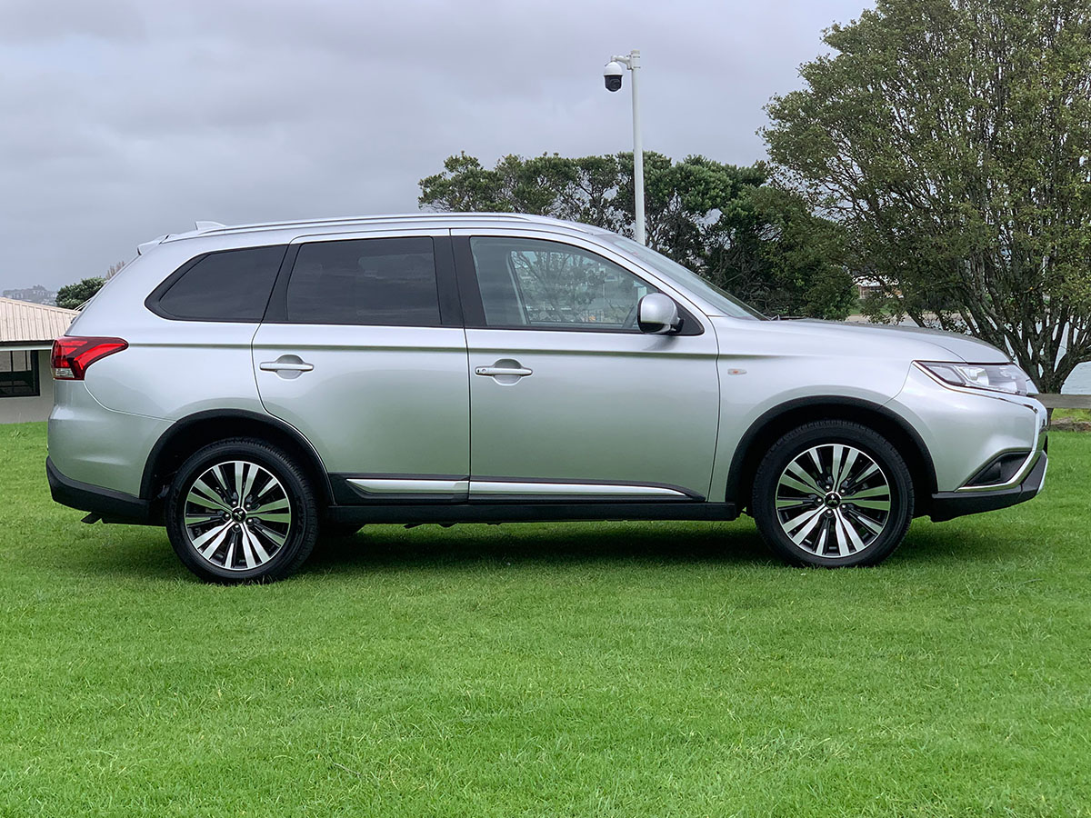 2021 Mitsubishi Outlander LS 2.4L Petrol 7 Seater Automatic