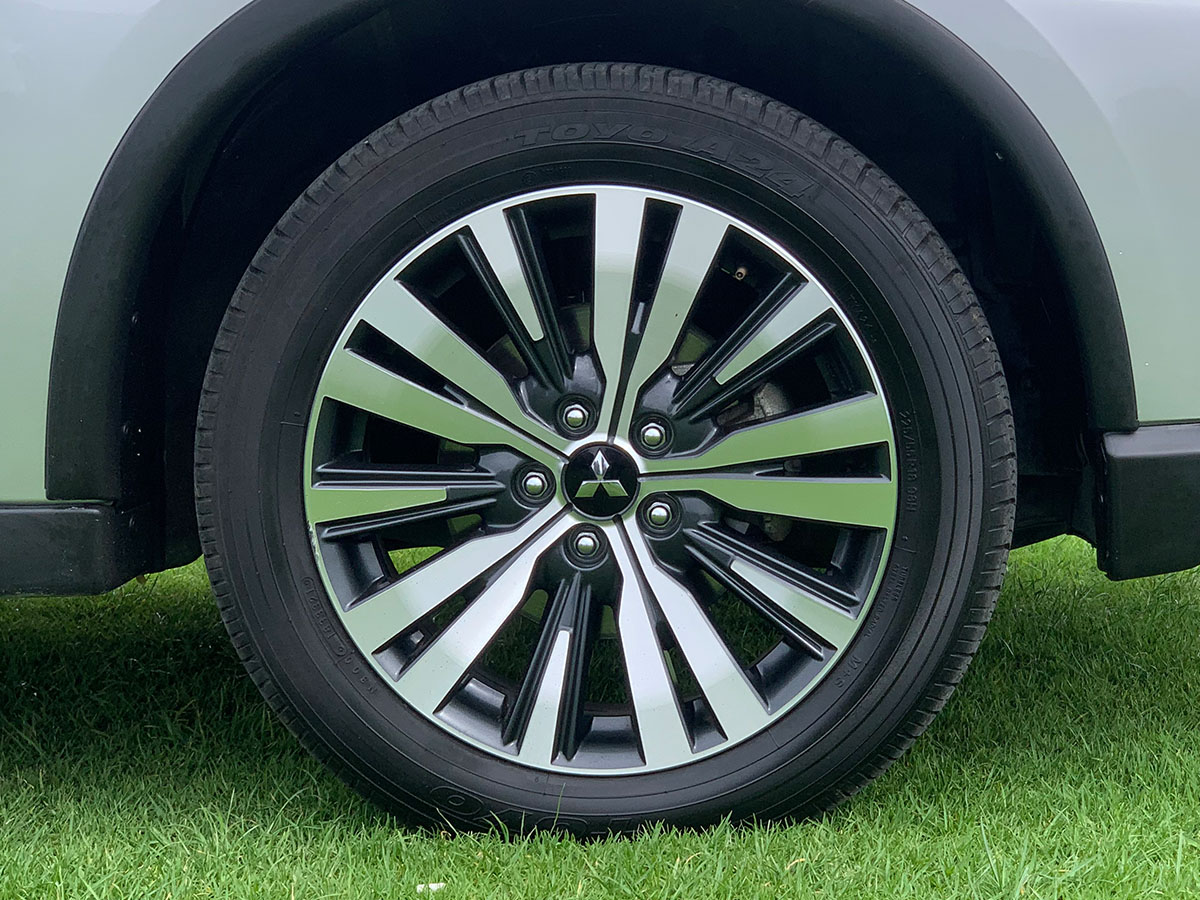 2021 Mitsubishi Outlander LS 2.4L Petrol 7 Seater Automatic