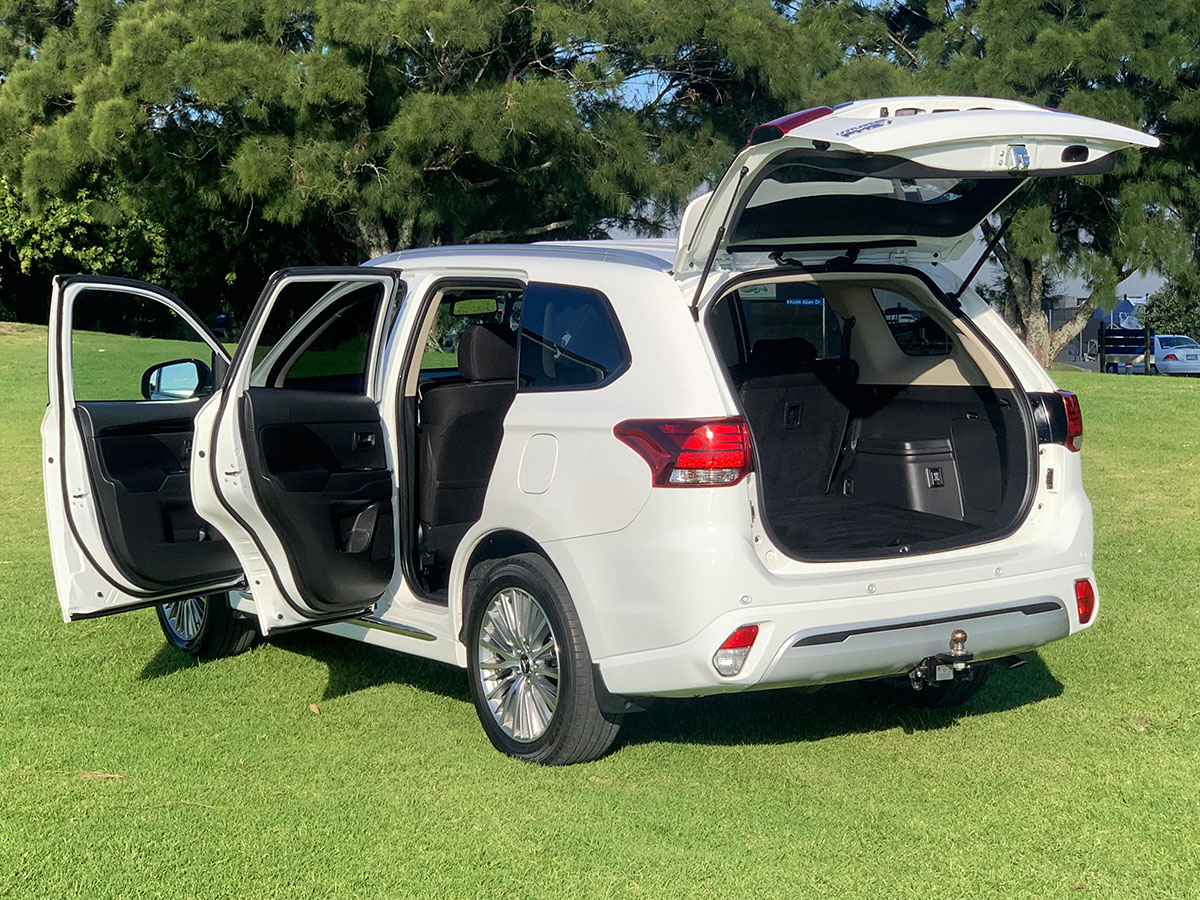 2021 Mitsubishi Outlander PHEV XLS 4WD