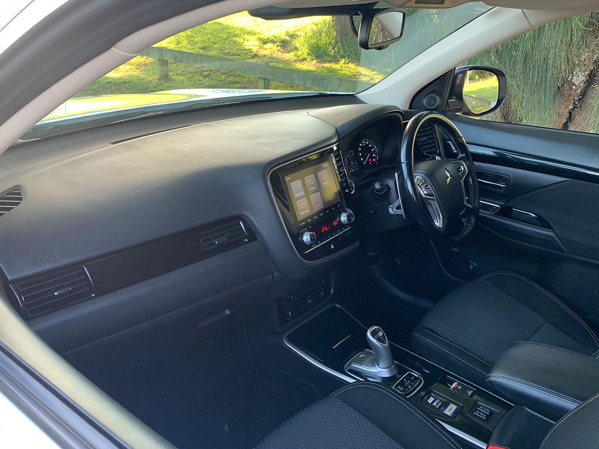 2021 Mitsubishi Outlander PHEV XLS 4WD