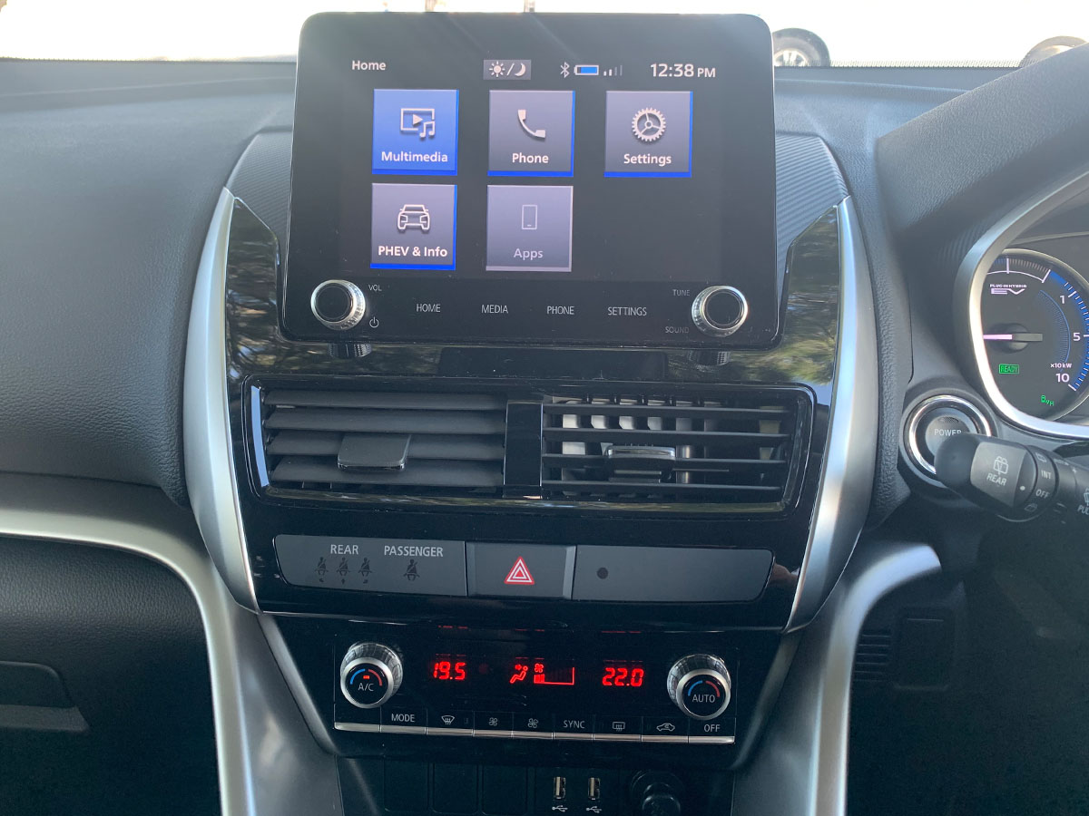 2022 Mitsubishi Eclipse Cross PHEV XLS