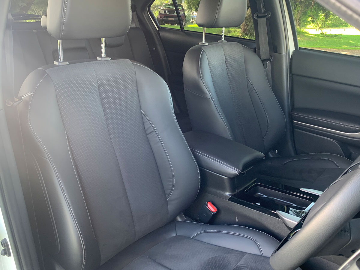 2022 Mitsubishi Eclipse Cross PHEV XLS