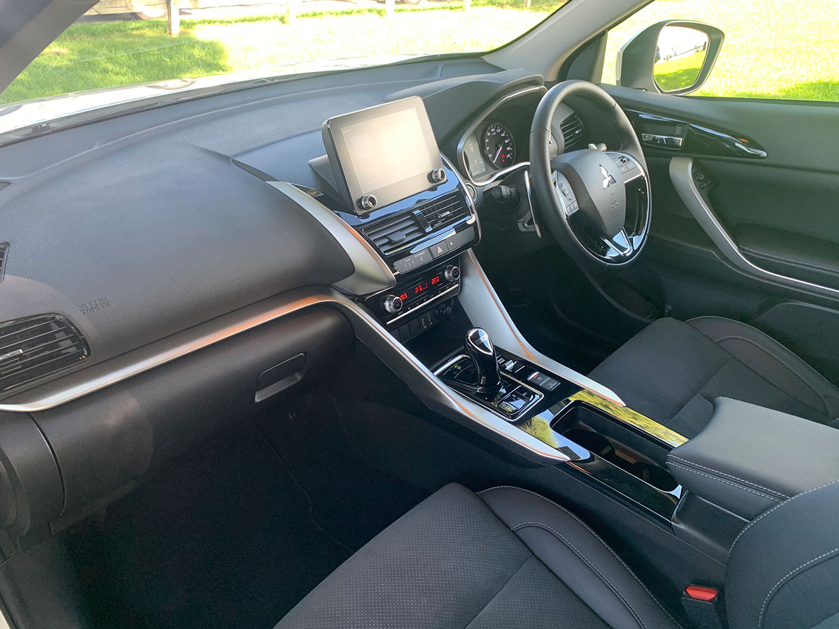 2022 Mitsubishi Eclipse Cross PHEV XLS