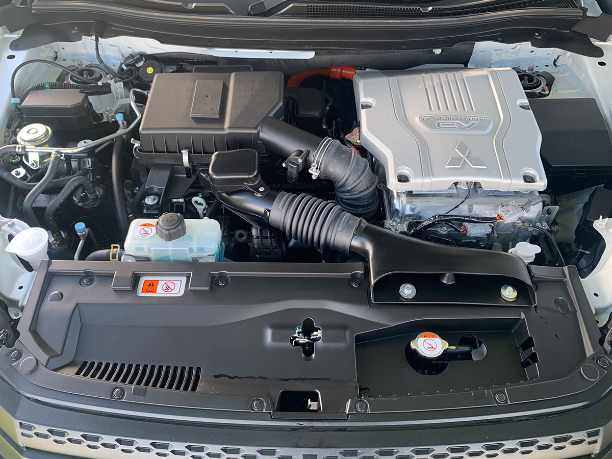 2022 Mitsubishi Eclipse Cross PHEV XLS