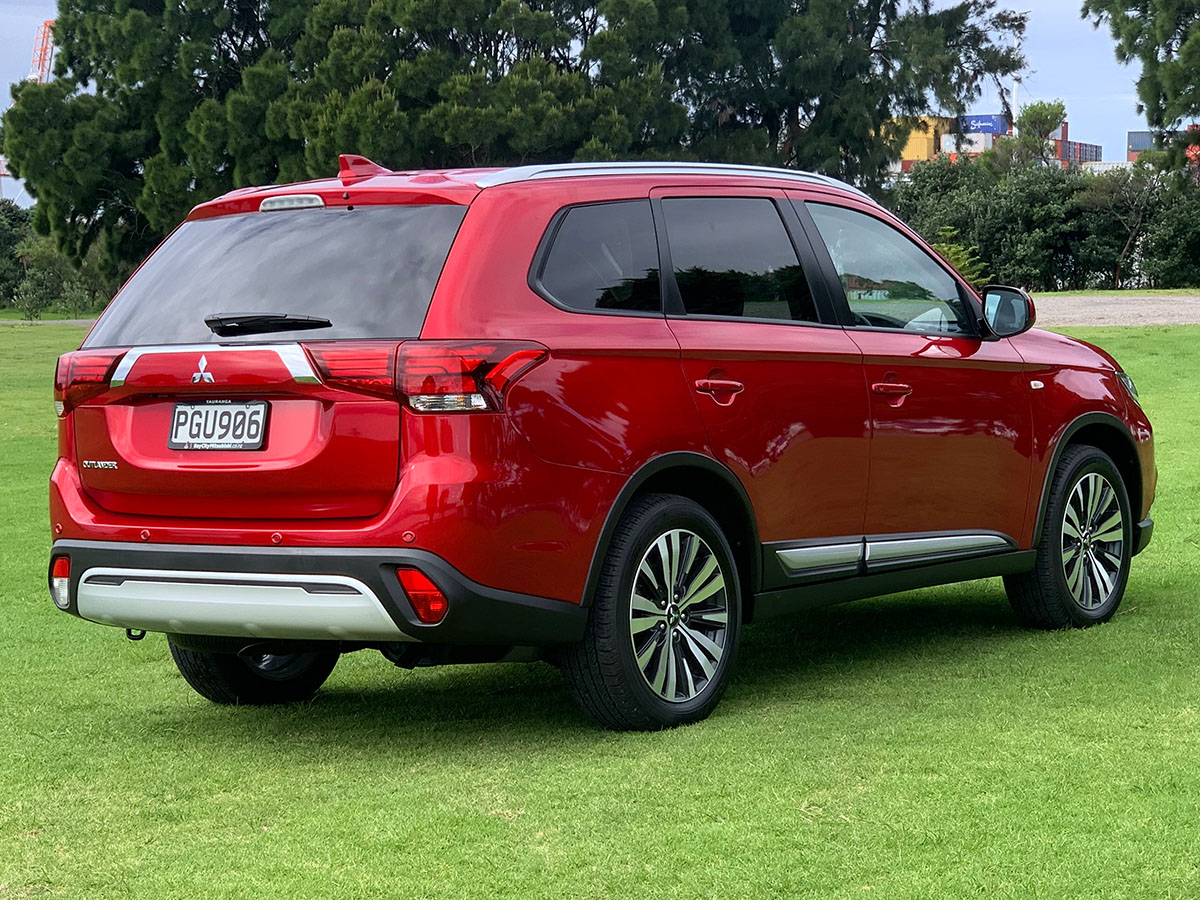 2022 Mitsubishi Outlander LS 2.4L Petrol 7 Seater