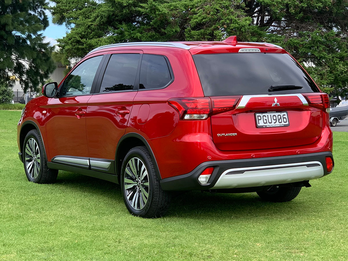 2022 Mitsubishi Outlander LS 2.4L Petrol 7 Seater