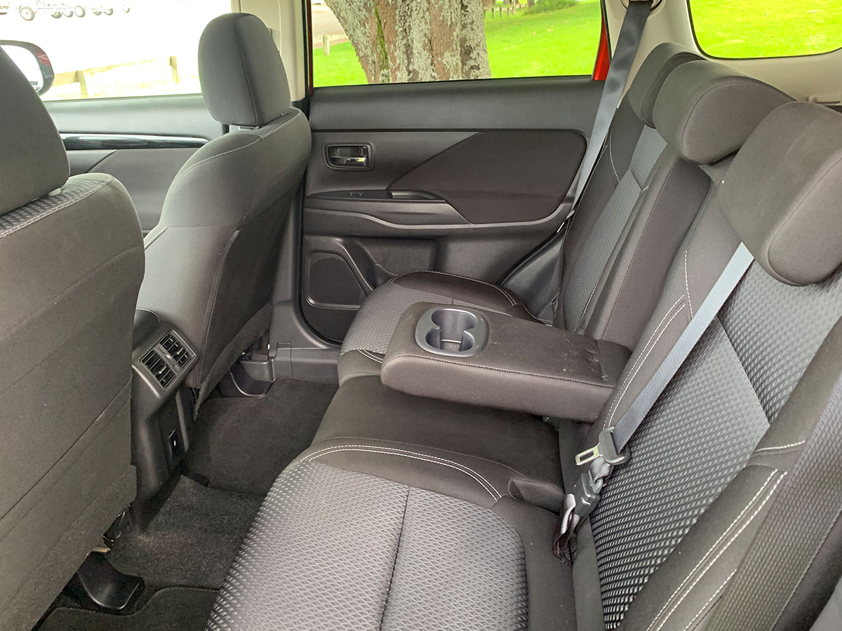 2022 Mitsubishi Outlander LS 2.4L Petrol 7 Seater