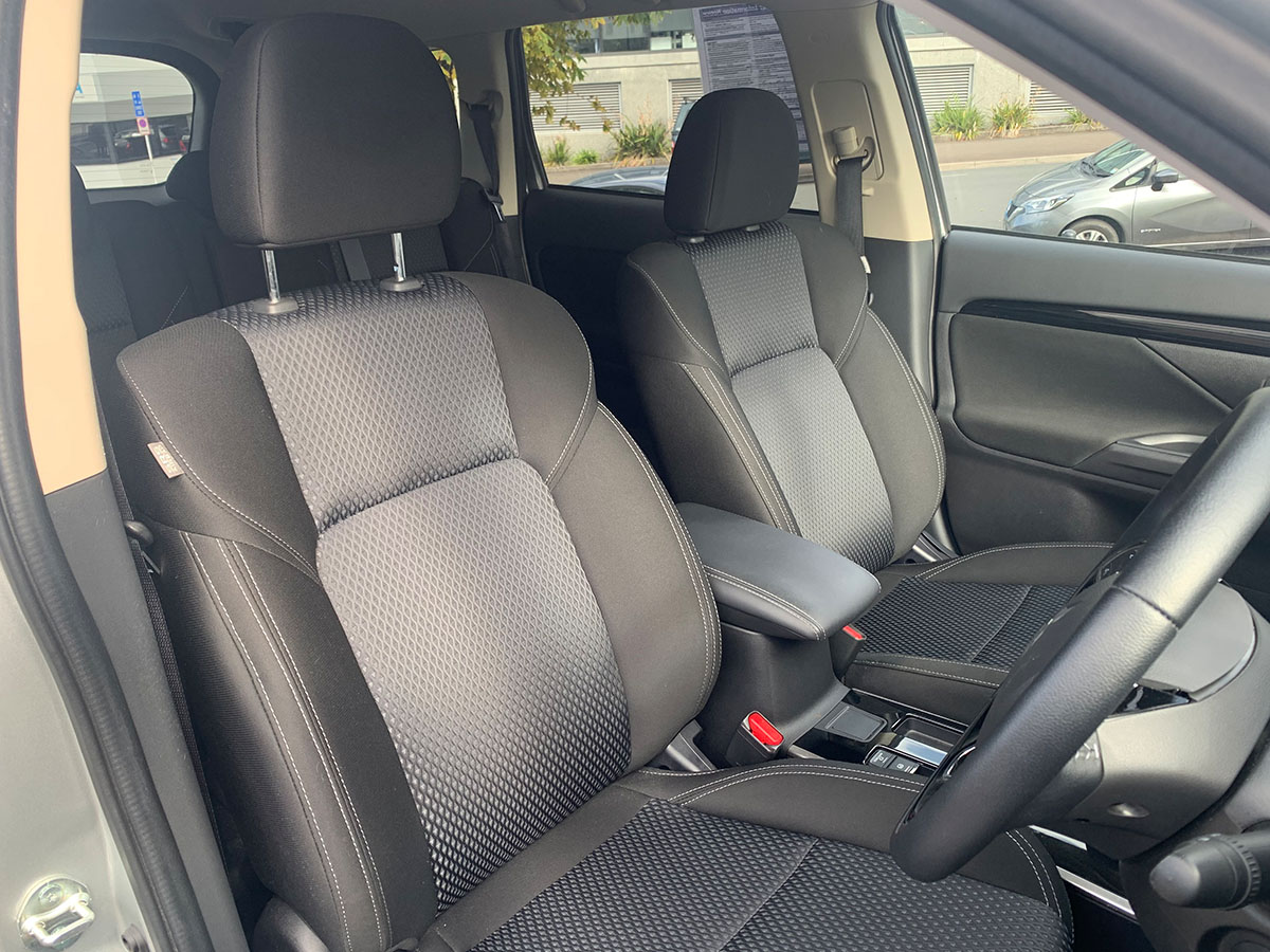 2022 Mitsubishi Outlander LS 2.4L Petrol 7 Seater