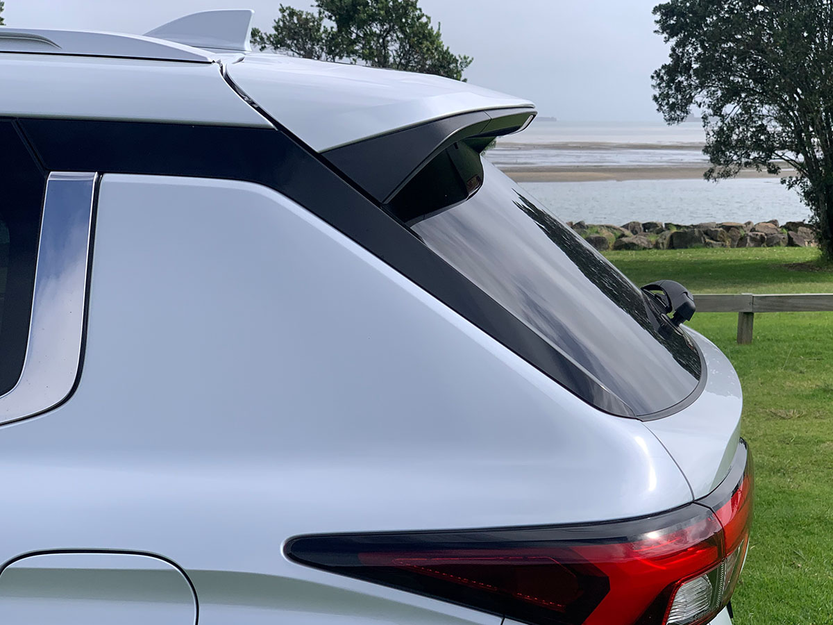 2022 Mitsubishi Outlander PHEV VRX