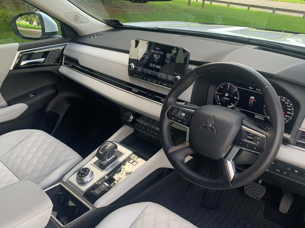 2022 Mitsubishi Outlander PHEV VRX