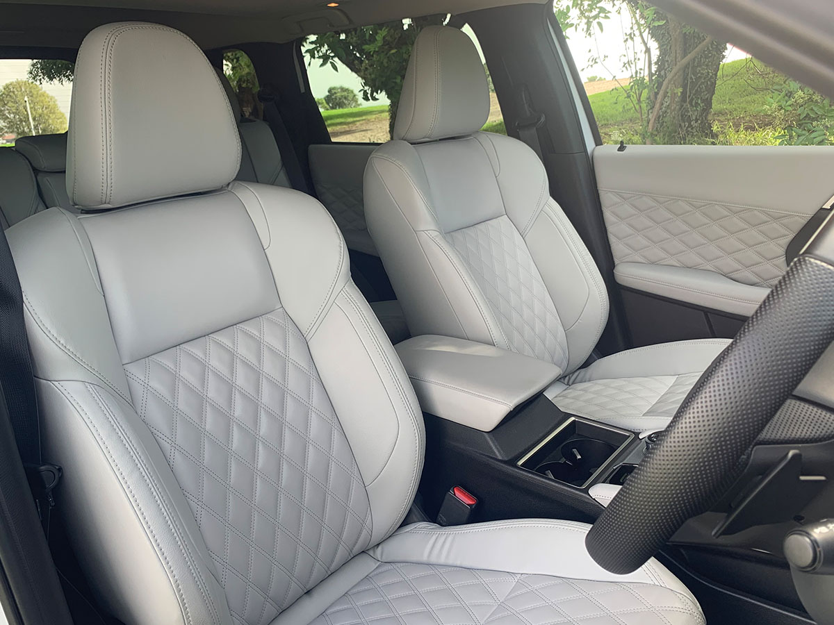 2022 Mitsubishi Outlander PHEV VRX