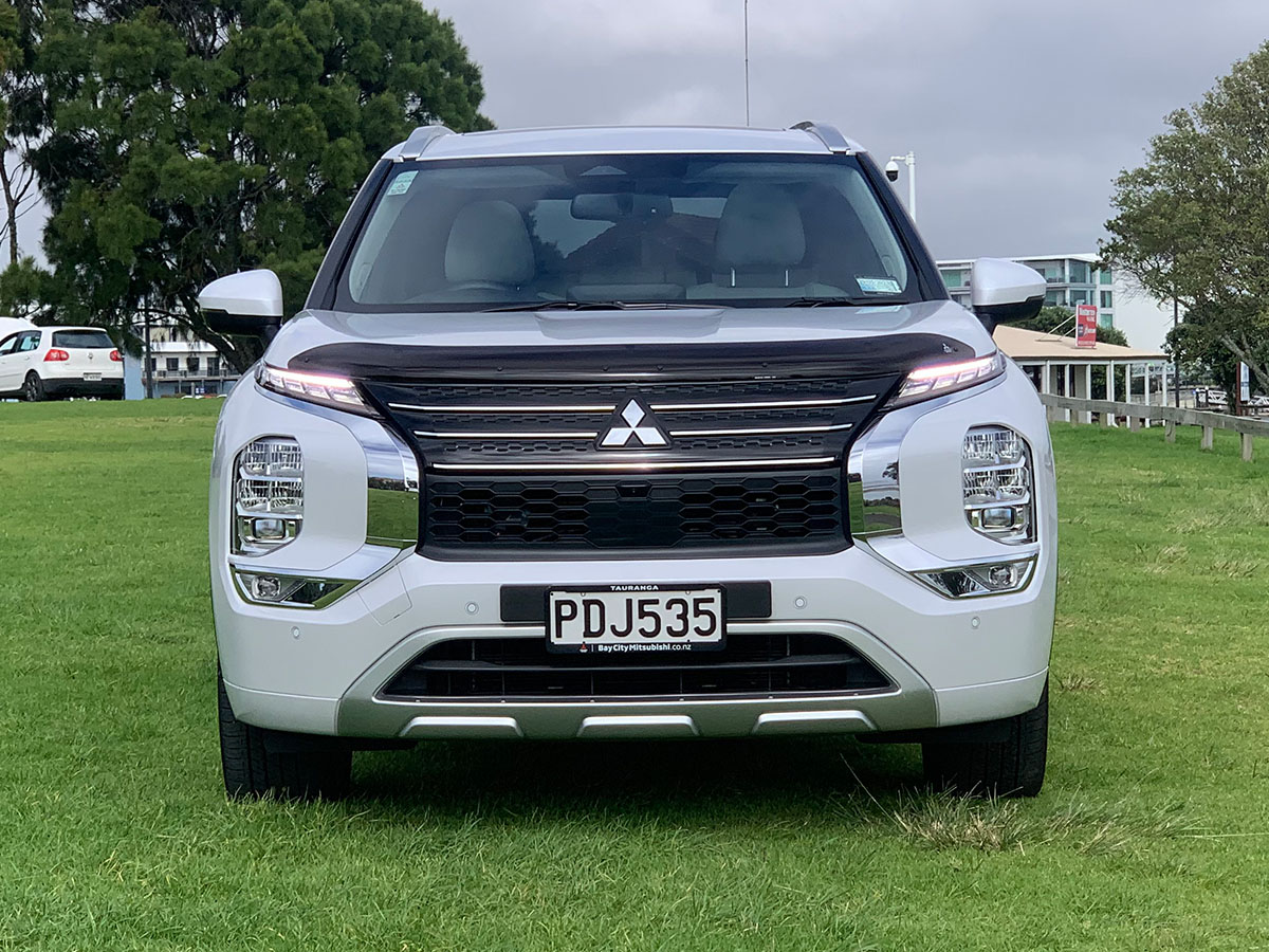 2022 Mitsubishi Outlander PHEV VRX