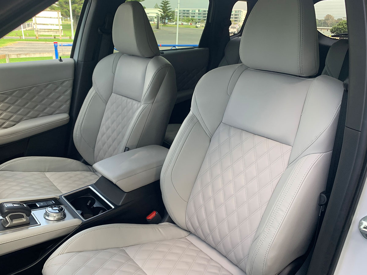 2022 Mitsubishi Outlander PHEV VRX