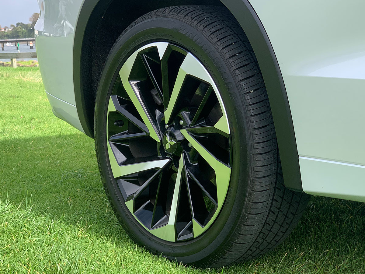 2022 Mitsubishi Outlander PHEV VRX
