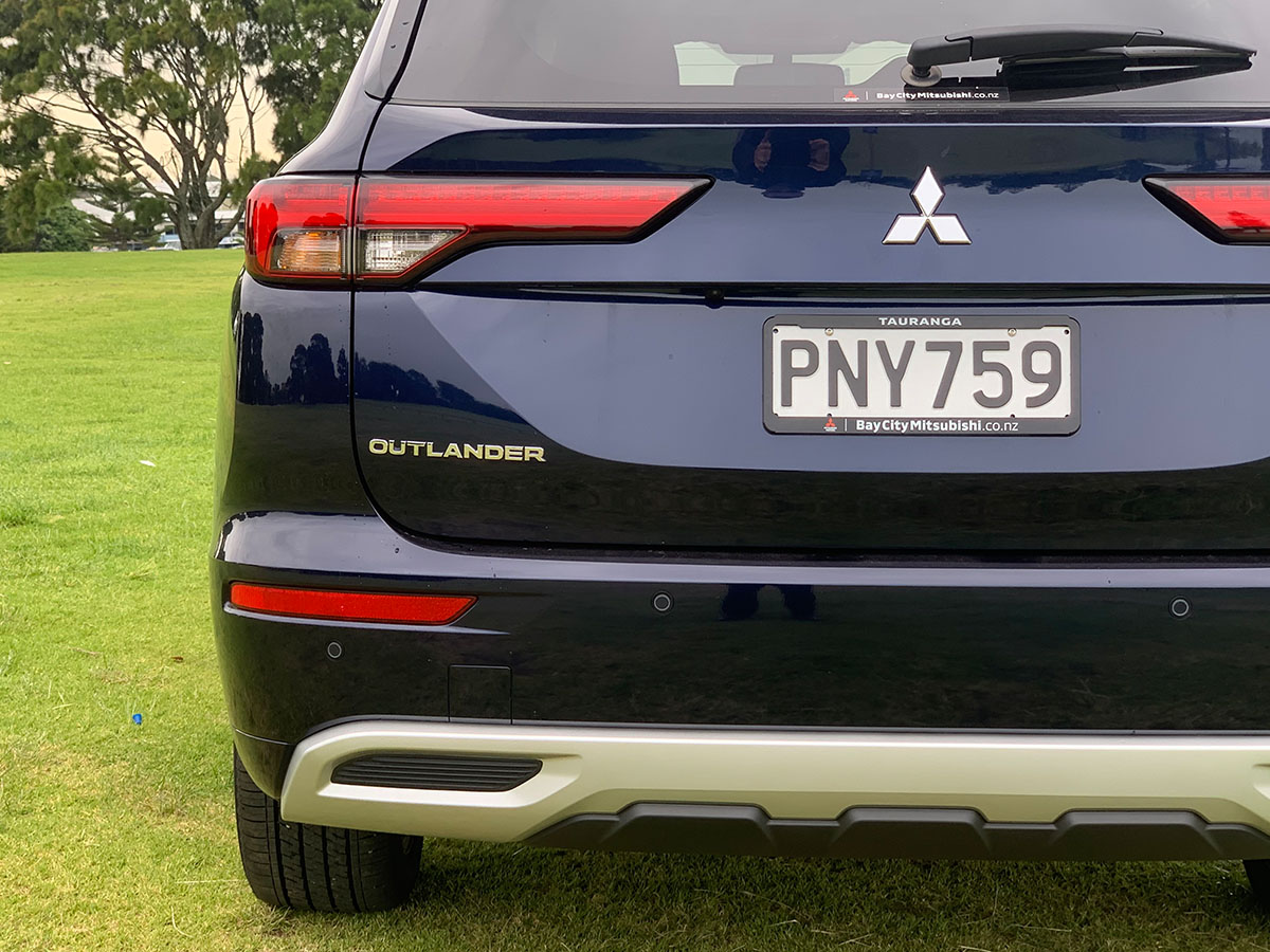 2022 Mitsubishi Outlander VRX 2.5L 4WD 7 Seater Grey Leather