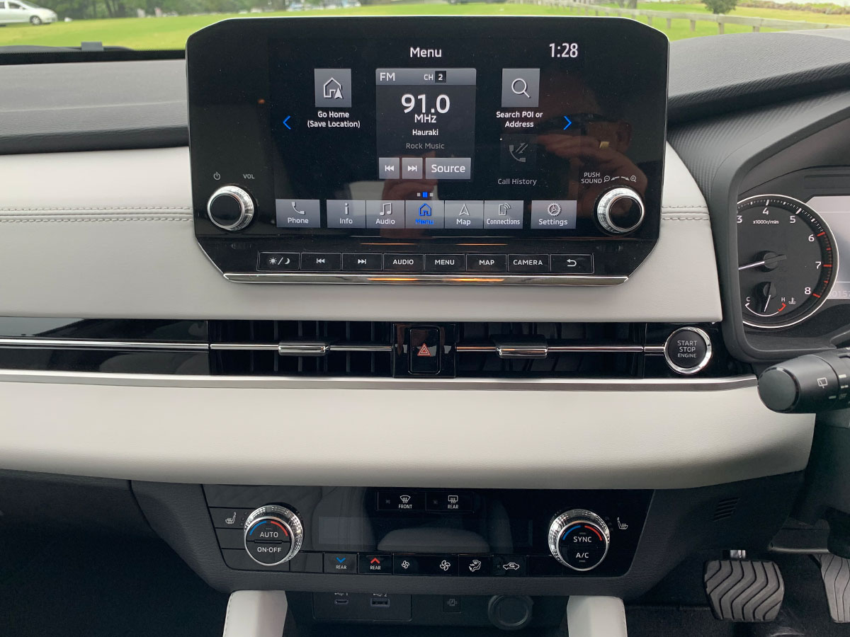 2022 Mitsubishi Outlander VRX 2.5L 4WD 7 Seater Grey Leather