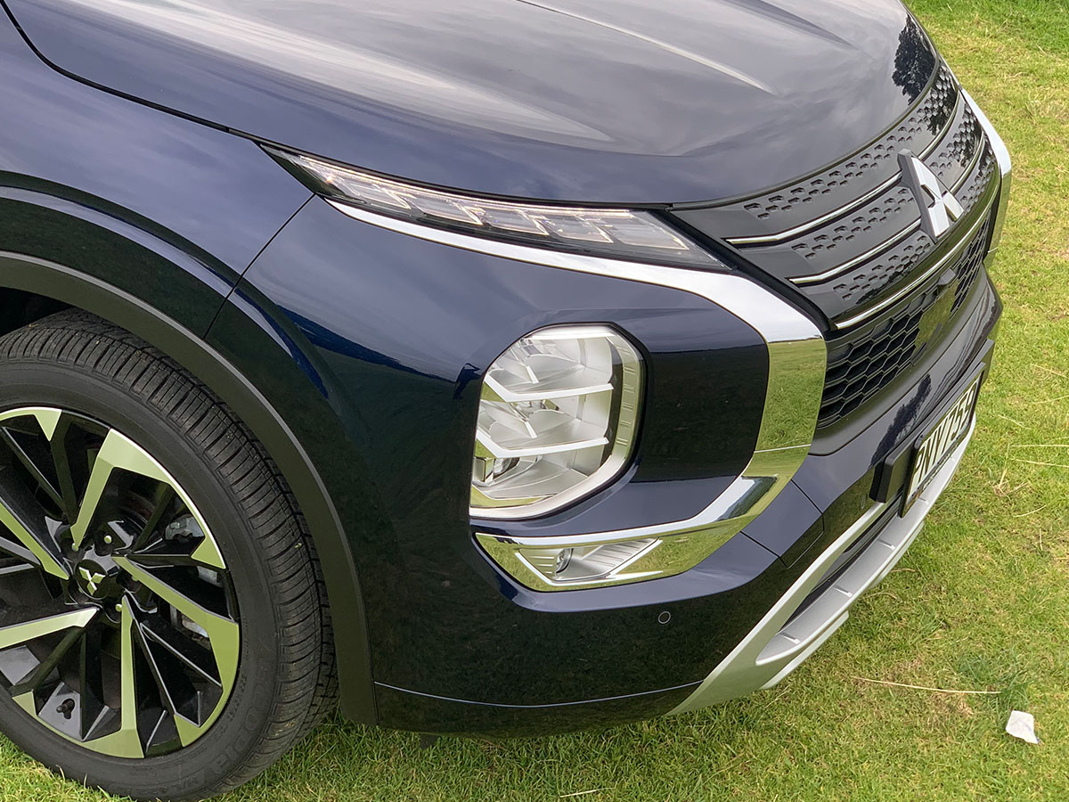 2022 Mitsubishi Outlander VRX 2.5L 4WD 7 Seater Grey Leather