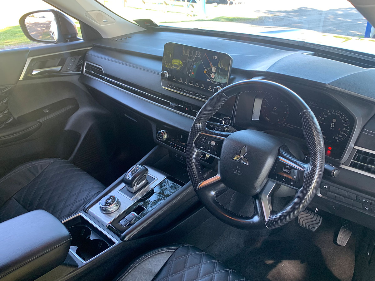 2022 Mitsubishi Outlander VRX 2.5L 4WD 7 Seater CVT Auto