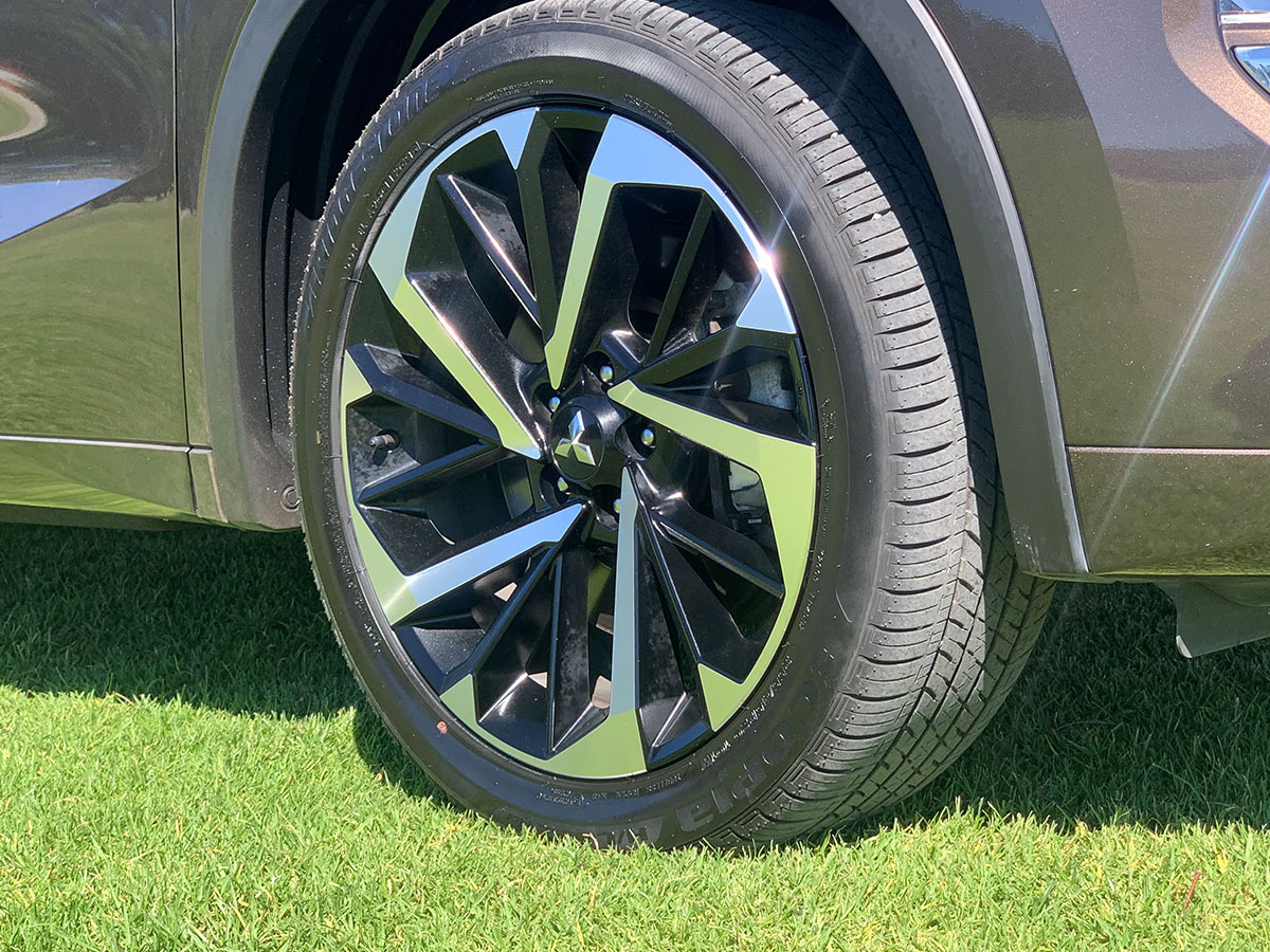 2022 Mitsubishi Outlander VRX 2.5L 4WD 7 Seater CVT Auto