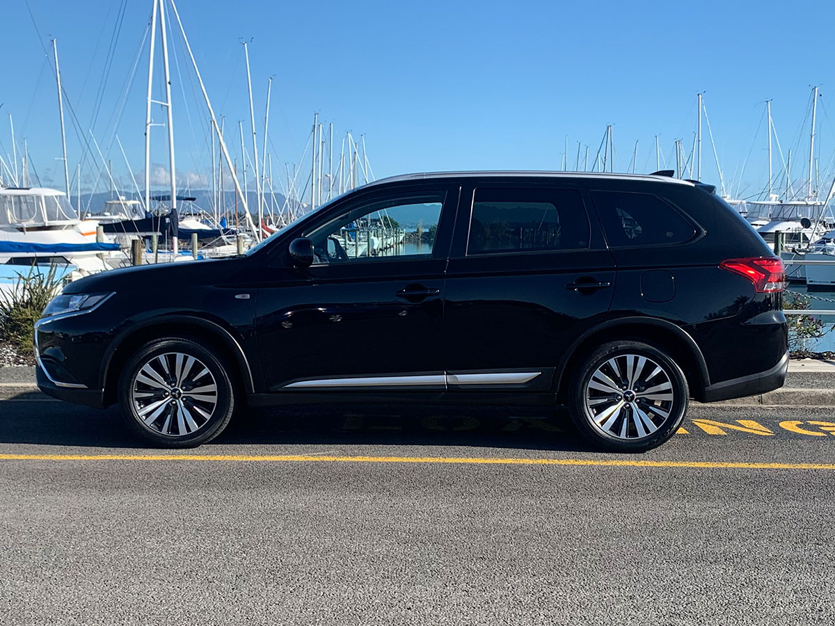 2021 Mitsubishi Outlander LS 2.4L Petrol 7 Seater Automatic