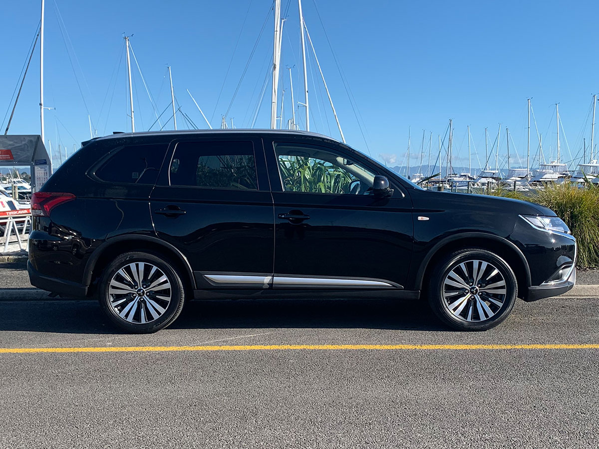 2021 Mitsubishi Outlander LS 2.4L Petrol 7 Seater Automatic